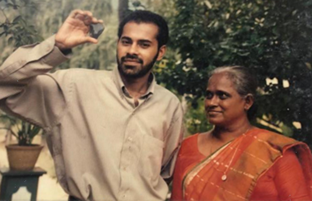 M Farzan M Siddique with Ms. Leelawathi Darmadasa holding the Pride of Sri Lanka (856 Ct Saphire)