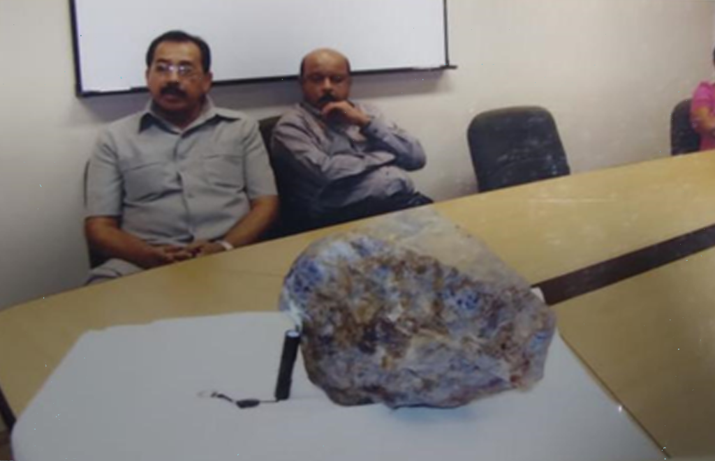 K M Siddique with Mr. Jinadasa Guruge inspecting the world’s largest blue sapphire from Sri Lanka (45 Kg Rough Sapphire)